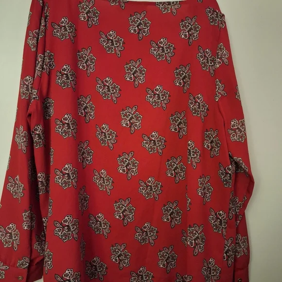 LOFT Red Floral Blouse - Picture 4 of 6